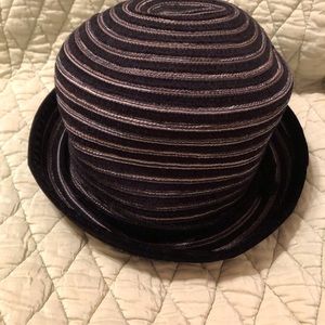 Miss Bierner Bucket hat